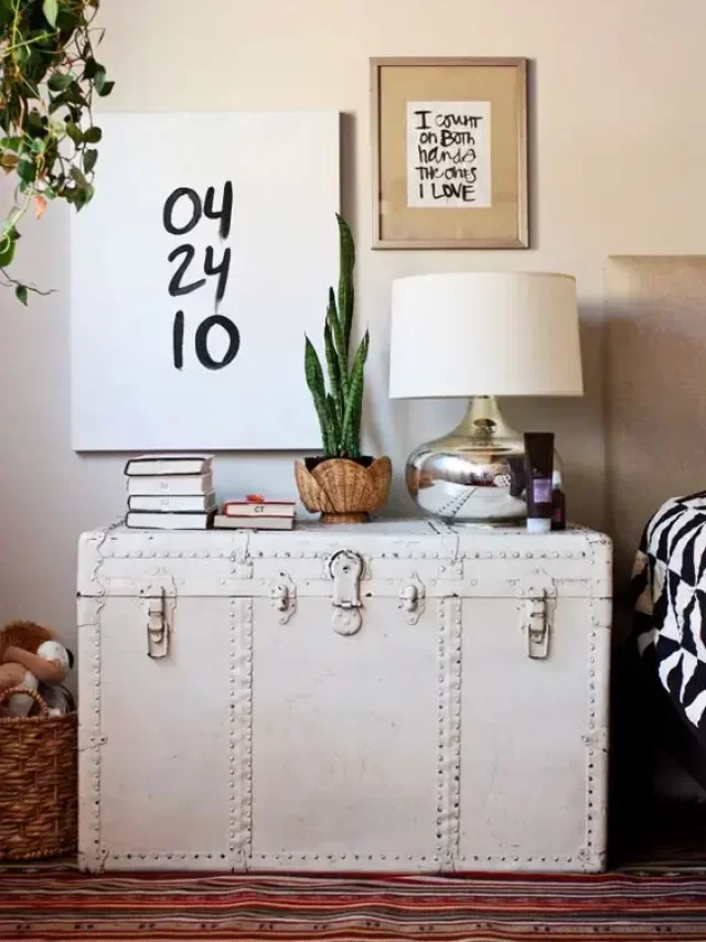 Decoração-com-bau-de-madeira-branca-e-vintage-Foto-Elise-Blaha