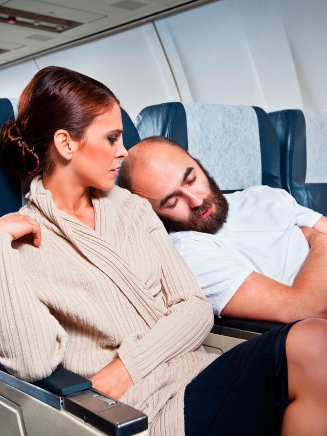 aviao-sono-dormir-no-voo-passageiro-gafe-viagem-1429750394747_1920x1280