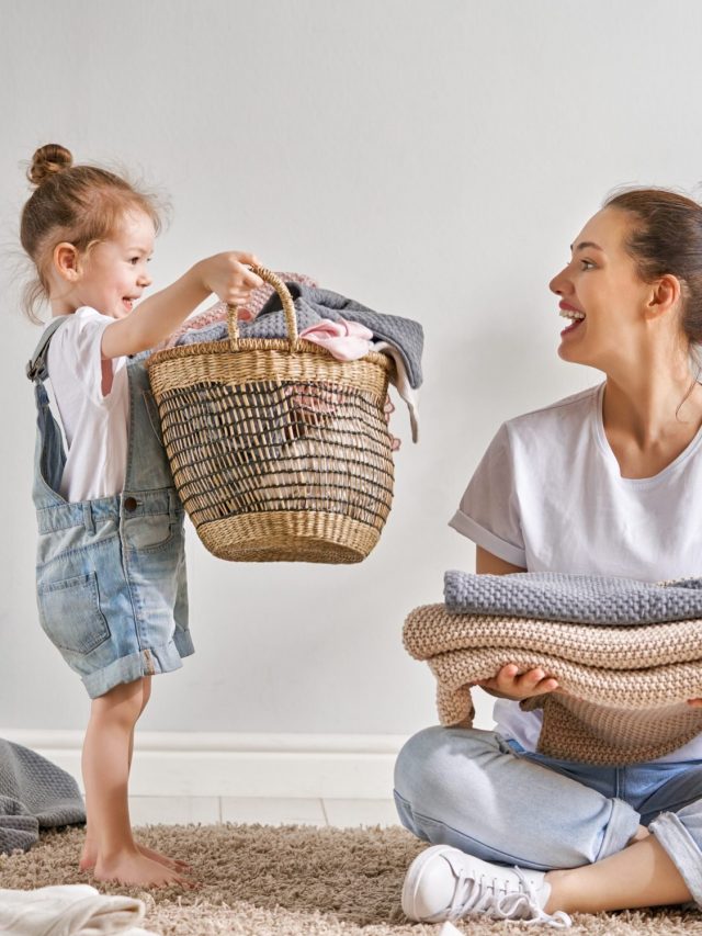 kiddoingchores_happygirl_momandgirl_choresforkis_istock-957387872-e1567094544345+(1)