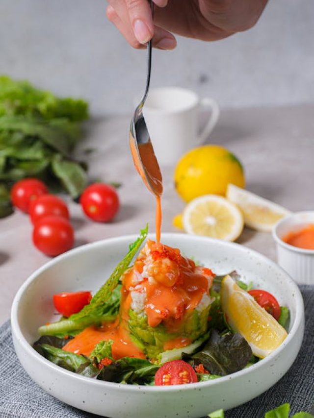 free-photo-of-coquetel-de-camarao-e-salada-de-abacate
