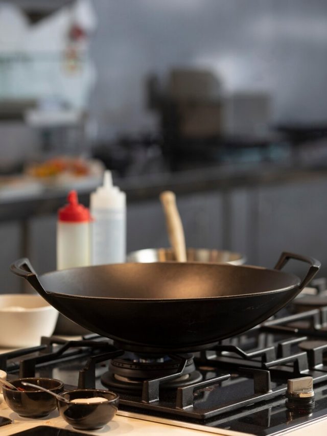 feche-a-panela-para-cozinhar_23-2148934677