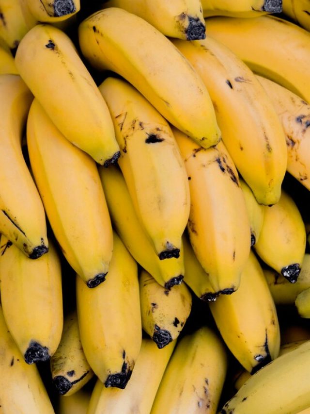arranjo-de-vista-superior-com-bananas_23-2148917722
