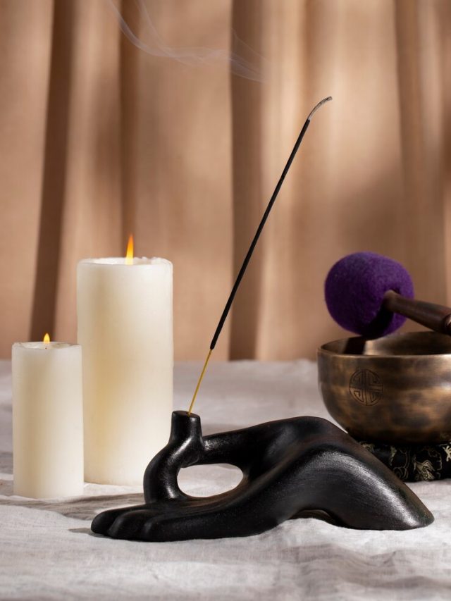 meditacao-e-tranquilidade-com-estatueta-de-buda_23-2150426178